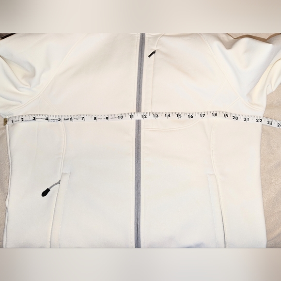 Women's Softshell Jacket - Picture 7 of 12